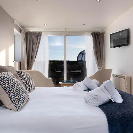 The Cove Praa Sands